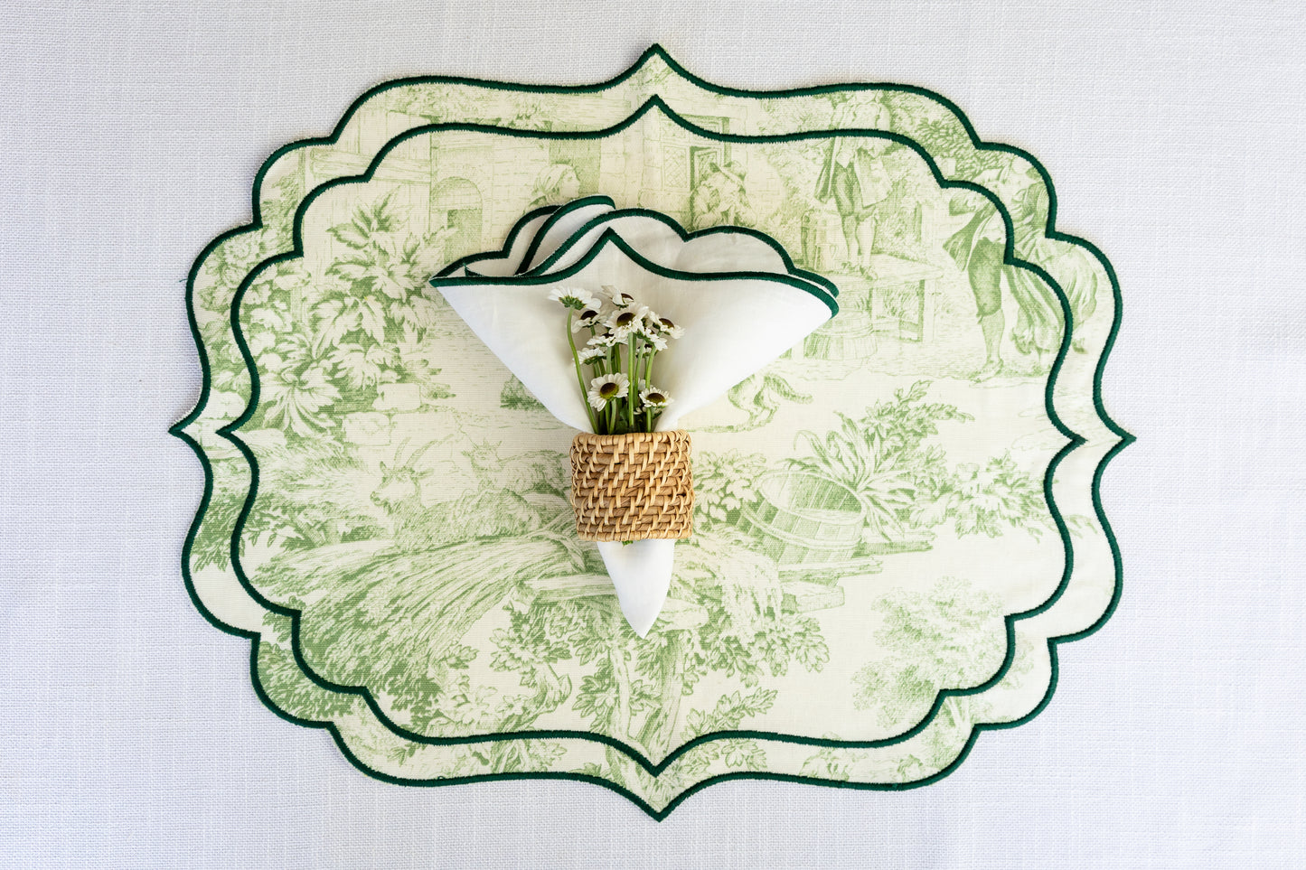 TDJ Light Green Scalloped Placemat - Set of 2